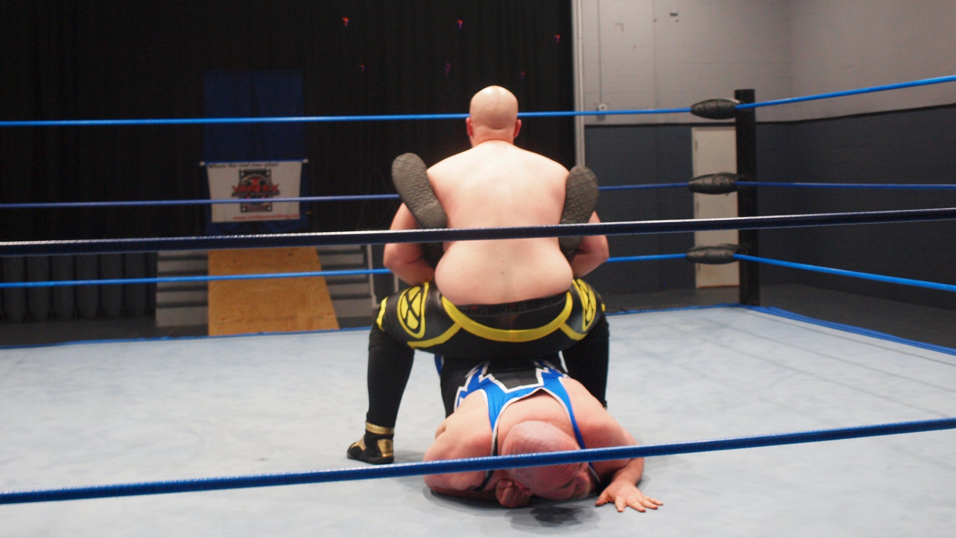 St Louis Heel vs Kingpin - Vertex Wrestling